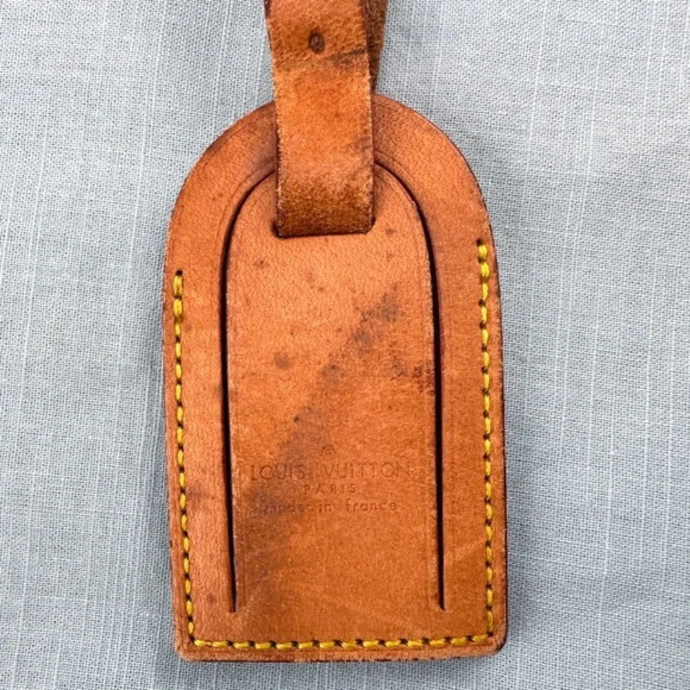 AUTHENTIC Vachetta Leather Luggage tag and loop.